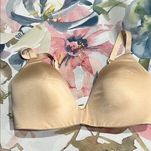 Skims lightly lined wireless bra